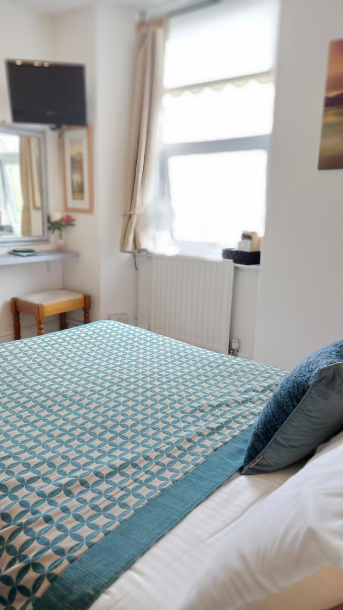 Invergarry Room Only Guest House For Adults Уиндермер Екстериор снимка