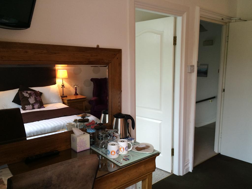 Invergarry Room Only Guest House For Adults Уиндермер Екстериор снимка